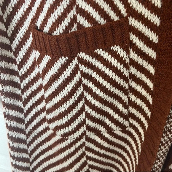 NWOT Fortune + Ivy Chevron Knit Cardigan Sweater Oversized Size Small - Picture 5 of 12
